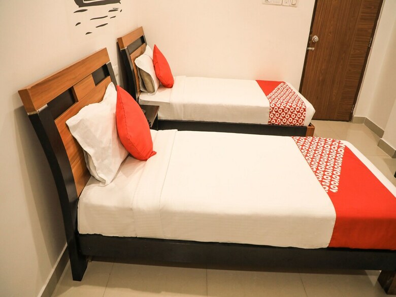 Hotel Oyo 15175 Sai Durga Reside