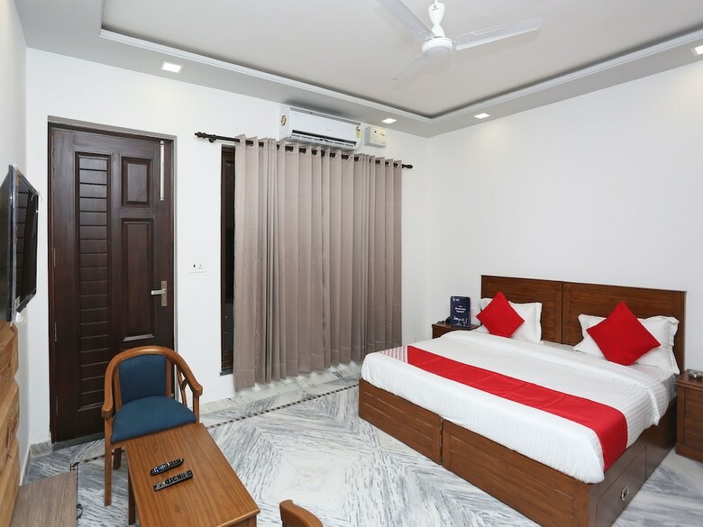 Hotel Oyo 15271 Alarian Inn