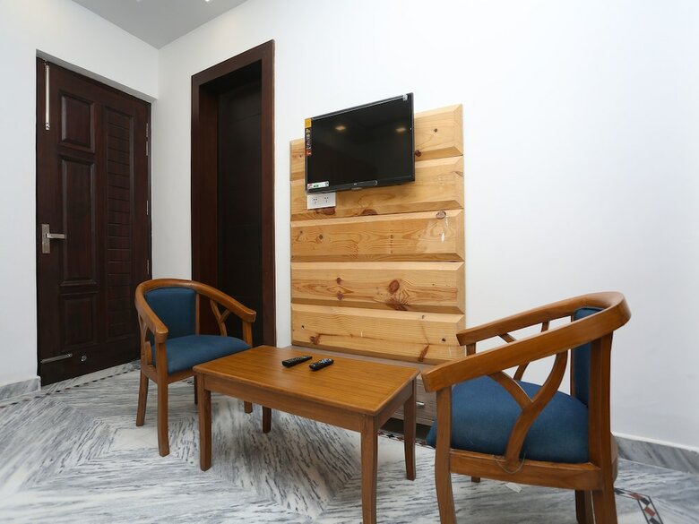 Hotel Oyo 15271 Alarian Inn