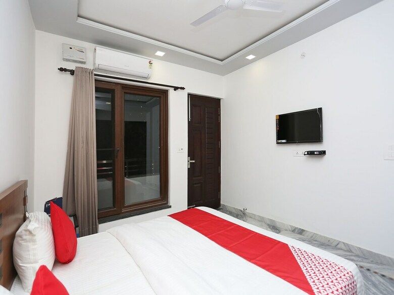 Hotel Oyo 15271 Alarian Inn