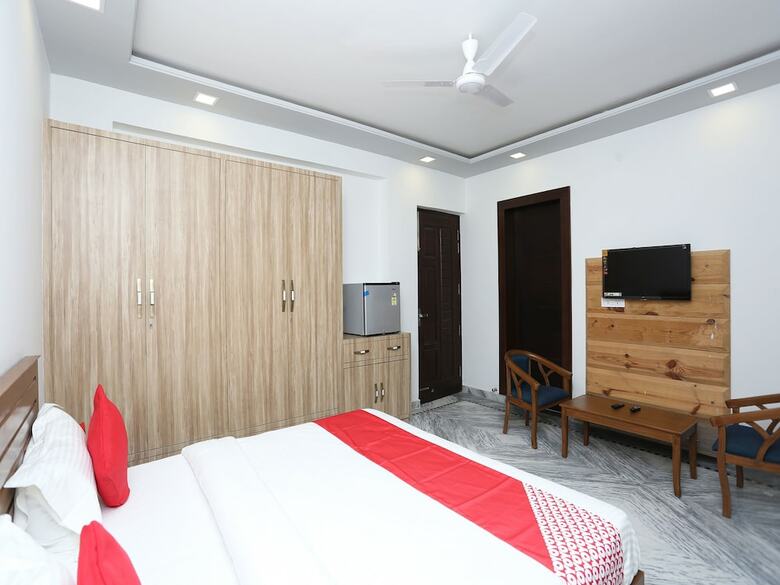 Hotel Oyo 15271 Alarian Inn