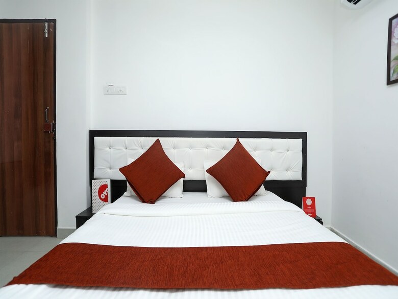 Hotel Oyo 14578 Green Square