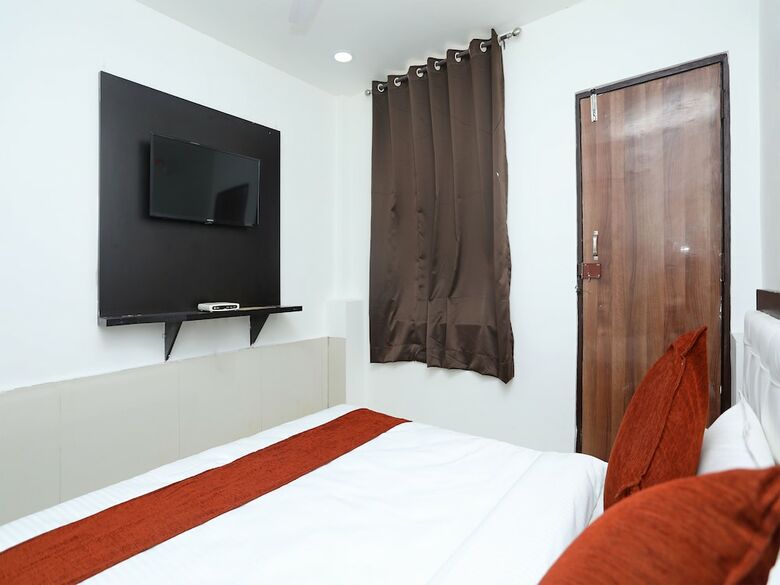 Hotel Oyo 14578 Green Square