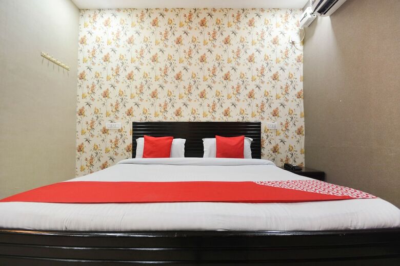 Oyo 16515 Hotel Bombay Residency