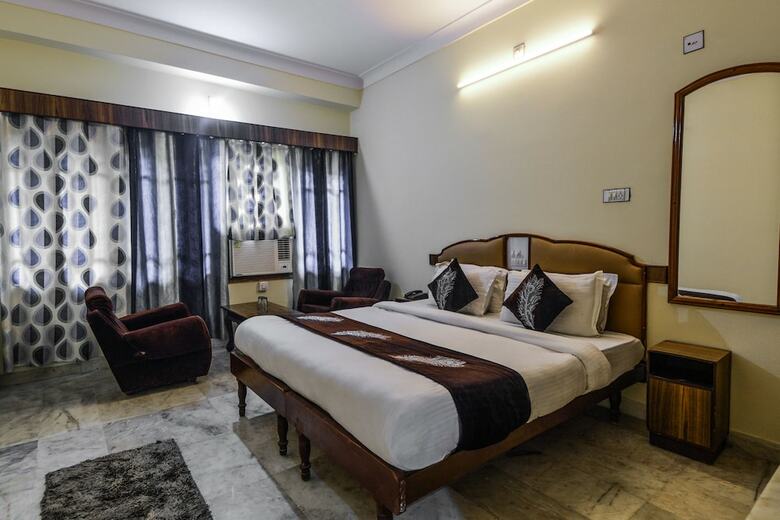 Oyo 14814 Hotel Vinayak