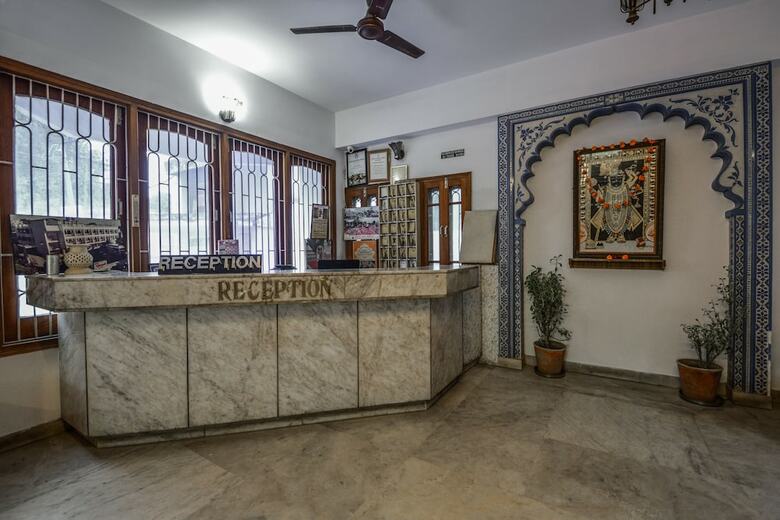 Oyo 14814 Hotel Vinayak