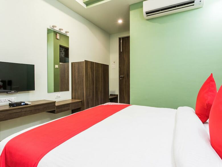 Oyo 15445 Hotel Sheekhar Inn