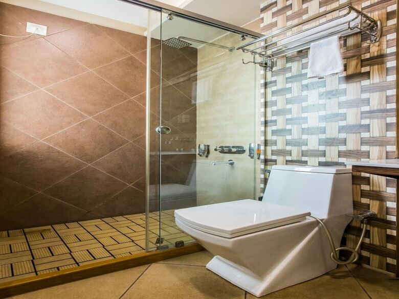 Oyo 15445 Hotel Sheekhar Inn