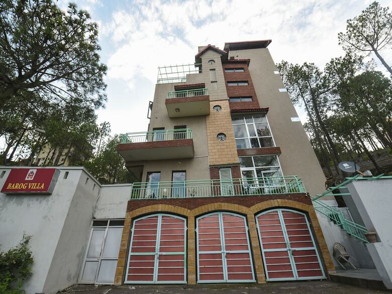 Oyo 15946 Hotel Barog Villa