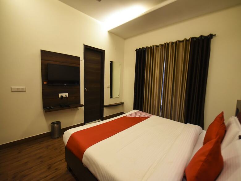 Oyo 15946 Hotel Barog Villa