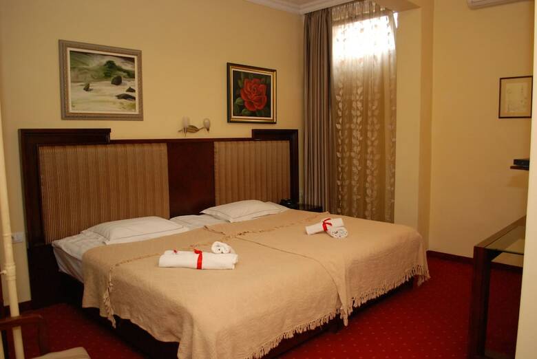 Planeta Inn Hotel