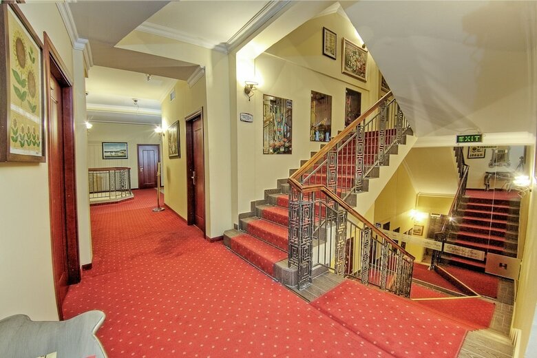Planeta Inn Hotel