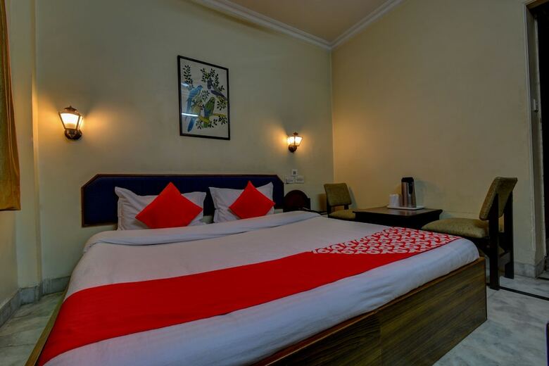 Oyo 2428 Hotel Ashish