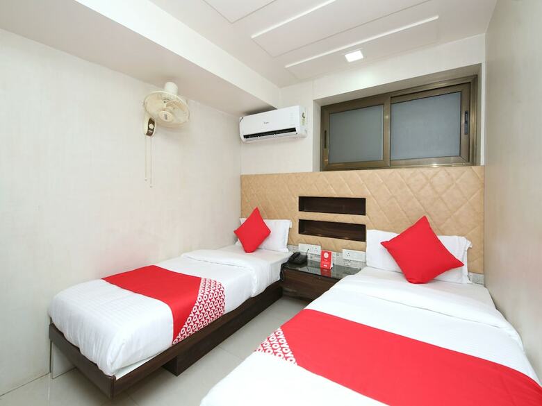 Oyo 14465 Hotel Cozy Residency