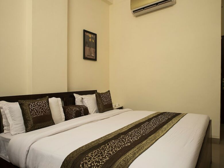Hotel Oyo 2393 Vanraj Palace
