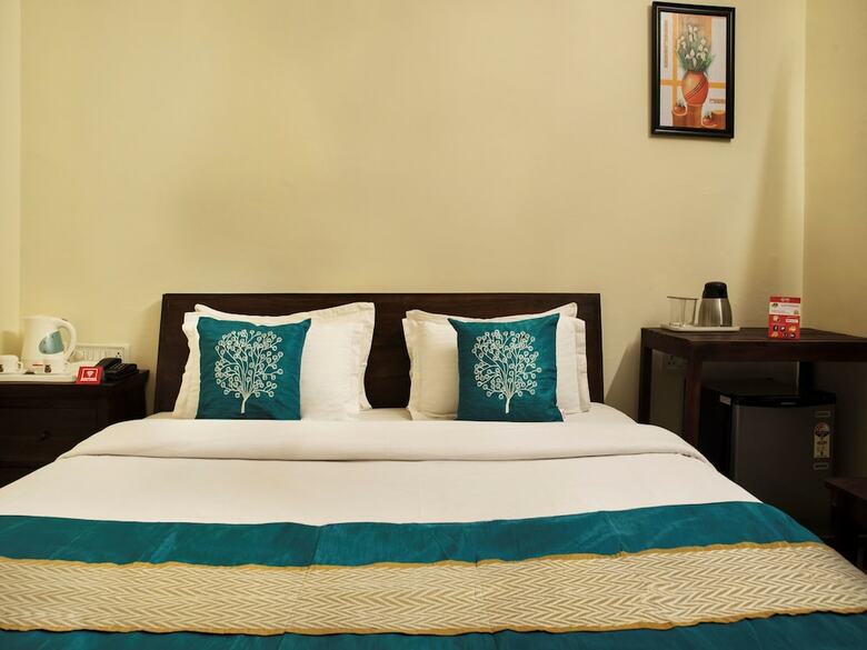Hotel Oyo 2393 Vanraj Palace