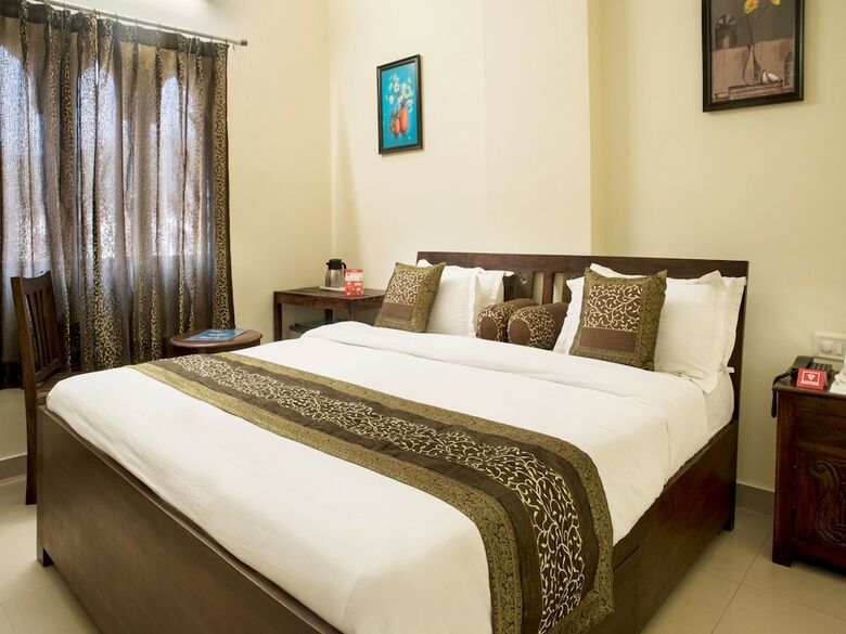Hotel Oyo 2393 Vanraj Palace