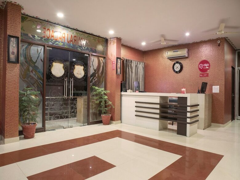Hotel Oyo 2393 Vanraj Palace