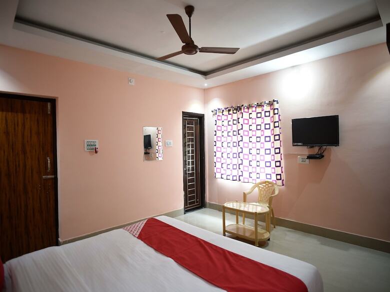 Oyo 16407 Hotel Dream Castle