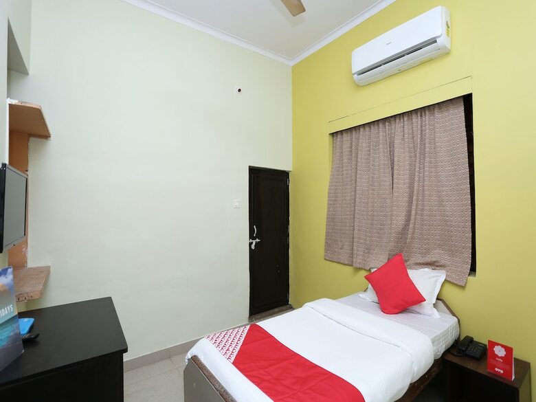 Oyo 14711 Hotel Natraj
