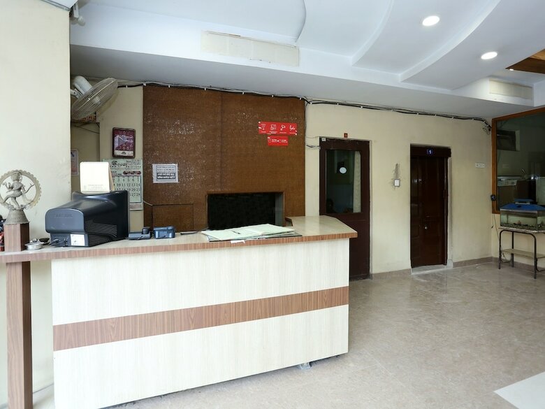 Oyo 14711 Hotel Natraj