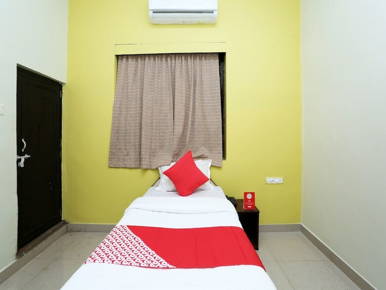Oyo 14711 Hotel Natraj