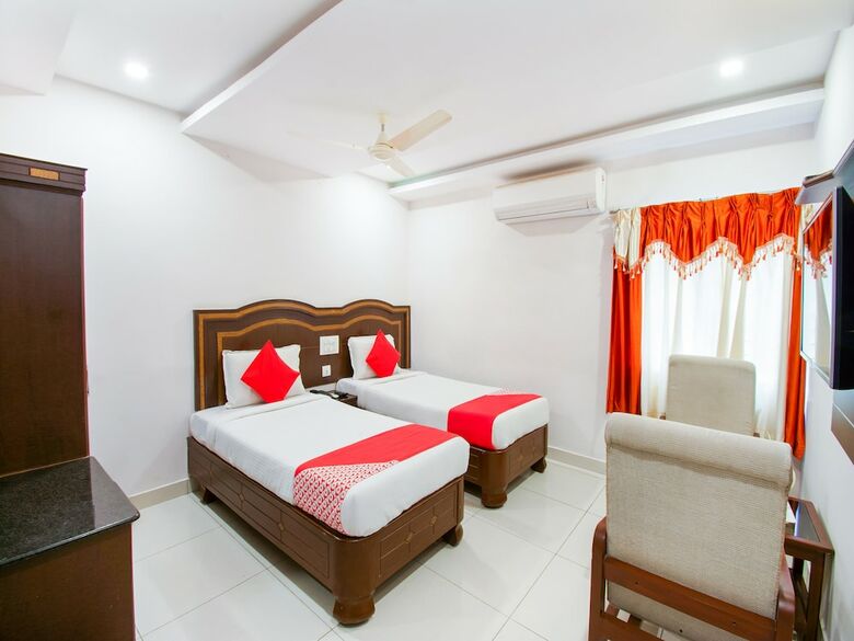 Oyo 15936 Hotel Gnr Residency