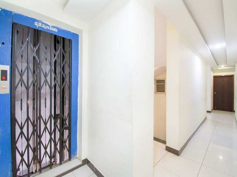 Oyo 15936 Hotel Gnr Residency