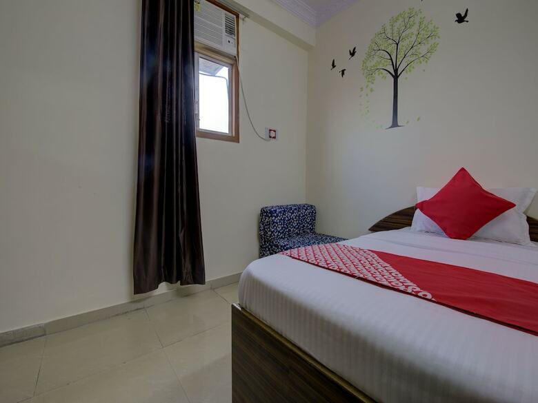 Oyo 15589 Hotel Kamdhenu