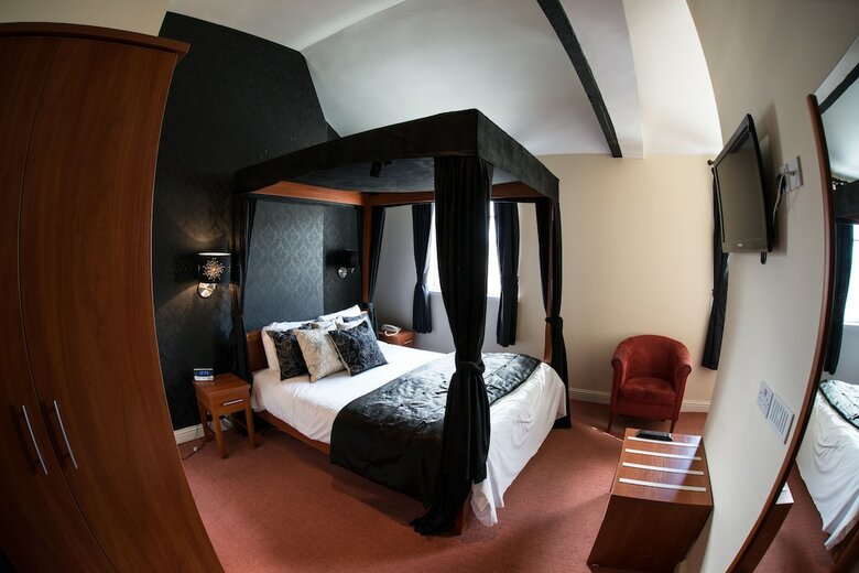 Thomas James Hotel