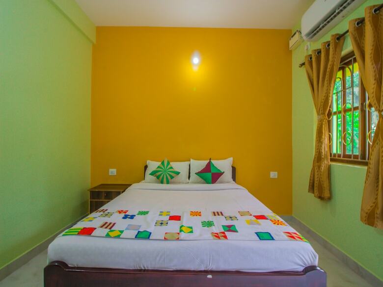 Hotel Oyo 16401 Home Colorful Studio Calangute Beach