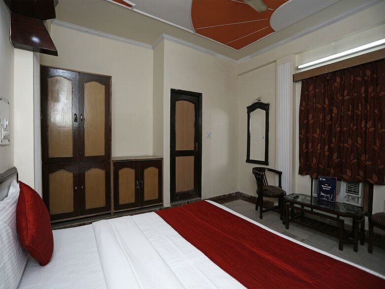 Oyo 12671 Hotel Prithvi Palace