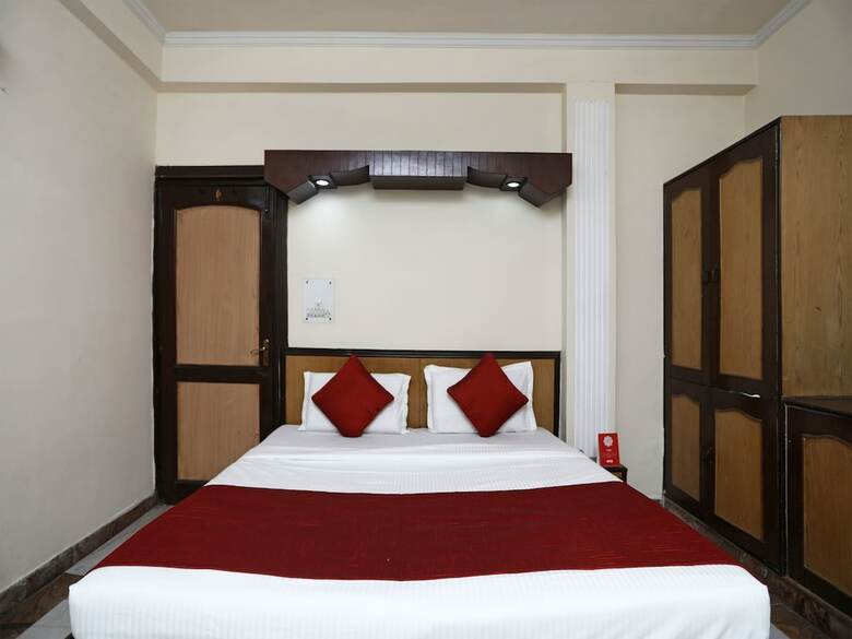 Oyo 12671 Hotel Prithvi Palace