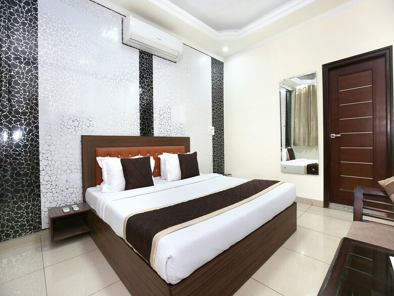 Oyo 16443 Hotel Jb