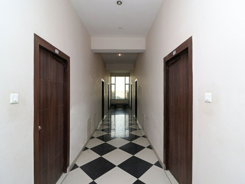Oyo 14703 Hotel Gen X Aravali