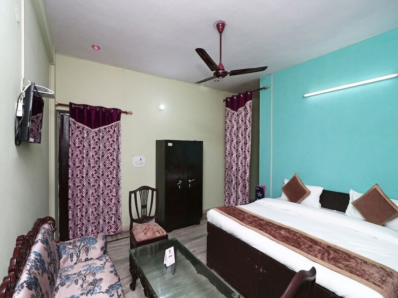 Hotel Oyo 16146 Royal Guest House