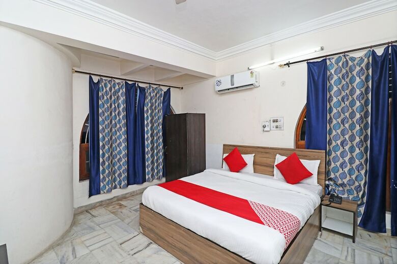 Hotel Oyo 12180 Surya Prayagam