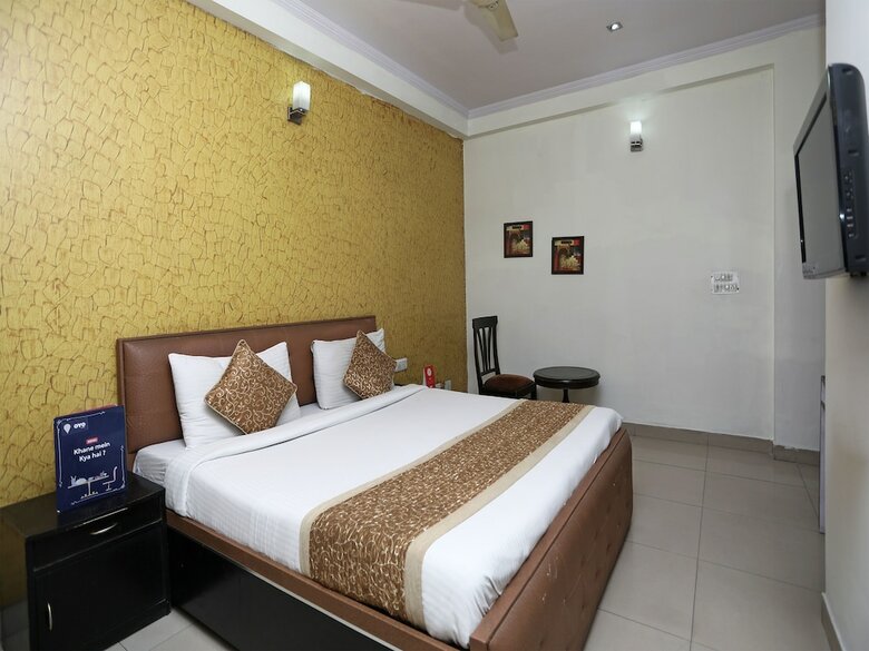 Hotel Oyo 14875 The Imperial Residency