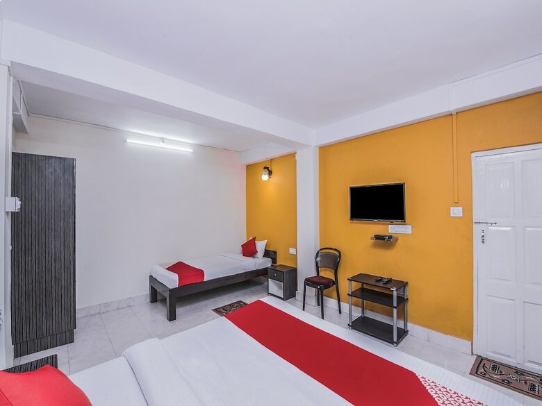 Hotel Oyo 16152 Home Away Home