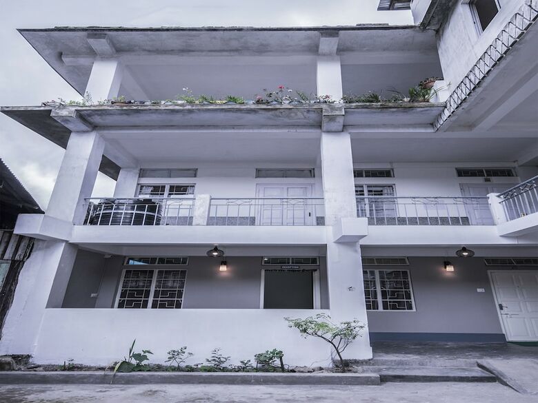 Hotel Oyo 16152 Home Away Home