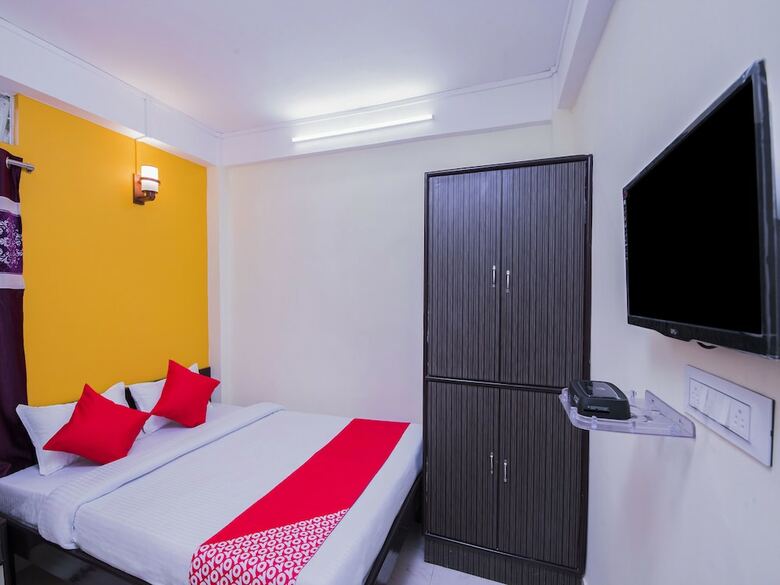 Hotel Oyo 16152 Home Away Home