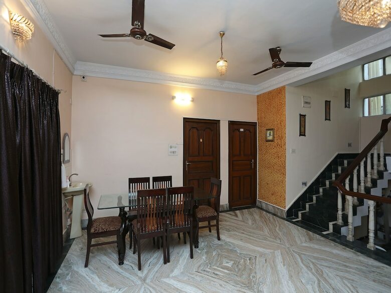 Hotel Oyo 16495 Kolkata Inn