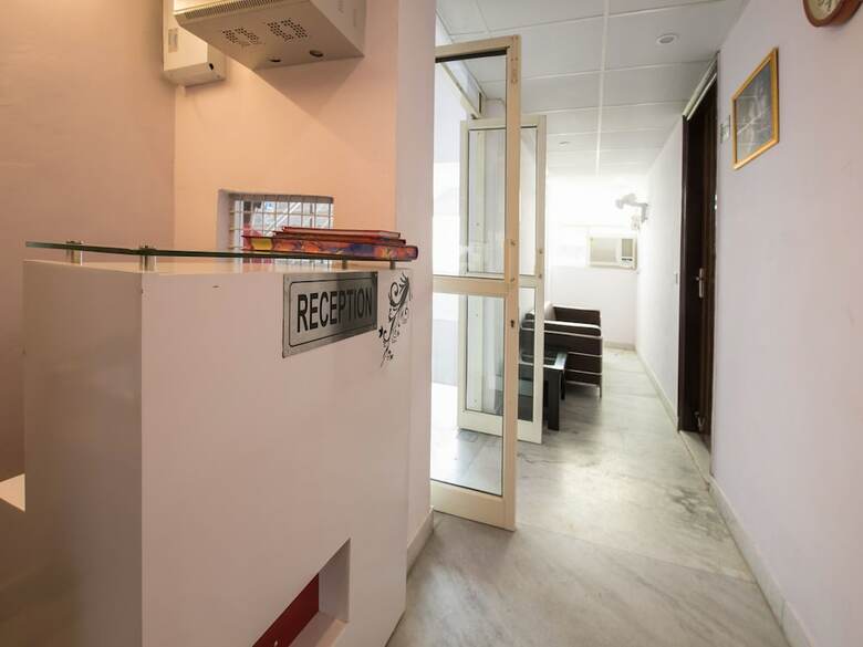 Hotel Oyo 14728 Manan Residency