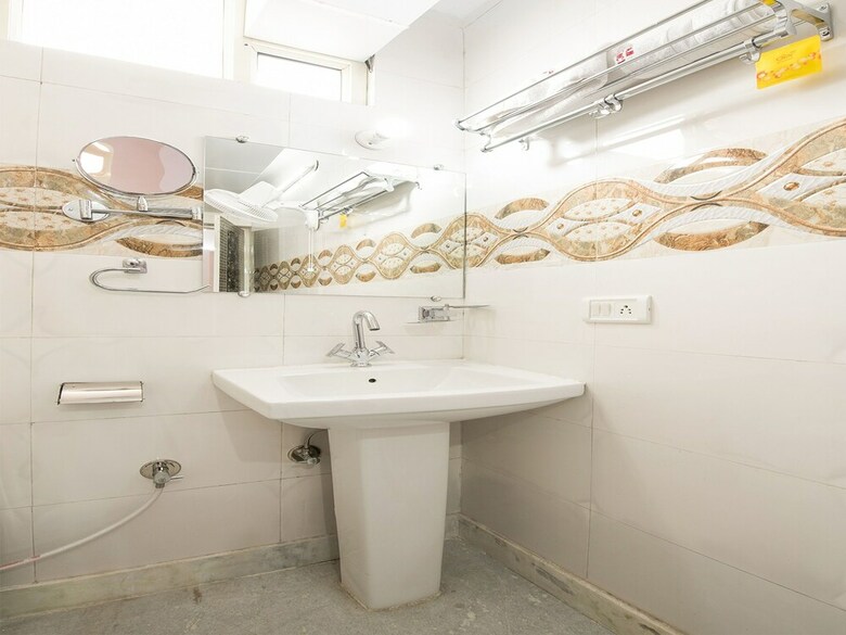 Hotel Oyo 14728 Manan Residency