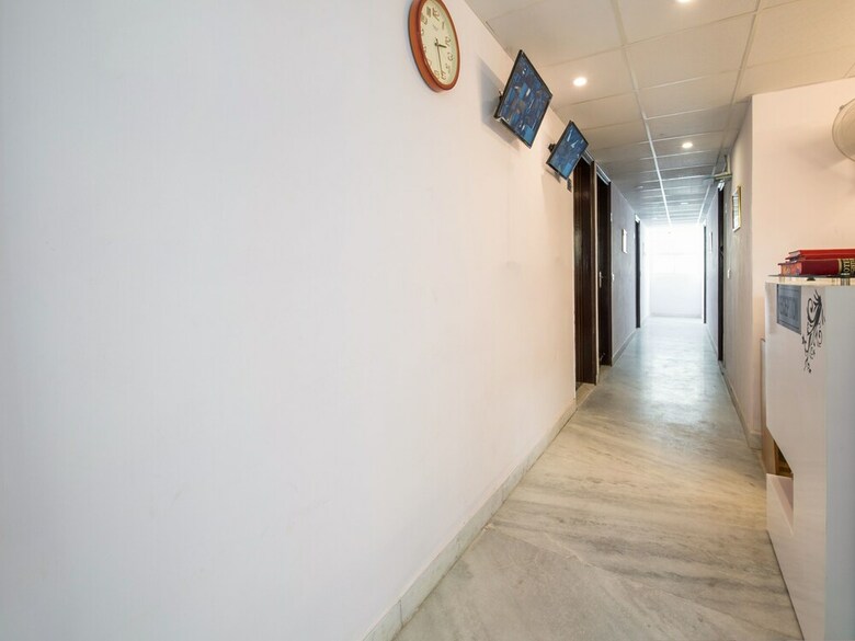 Hotel Oyo 14728 Manan Residency