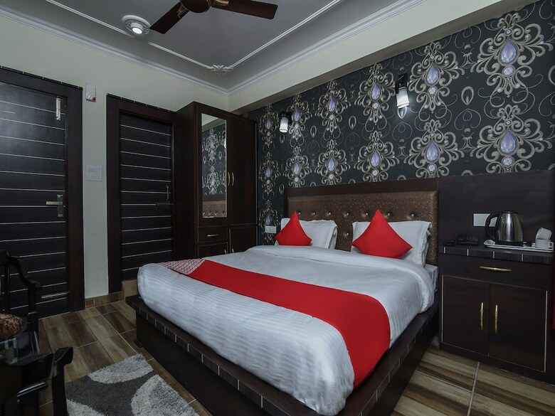 Apartamentos Oyo 15989 Rc Residency