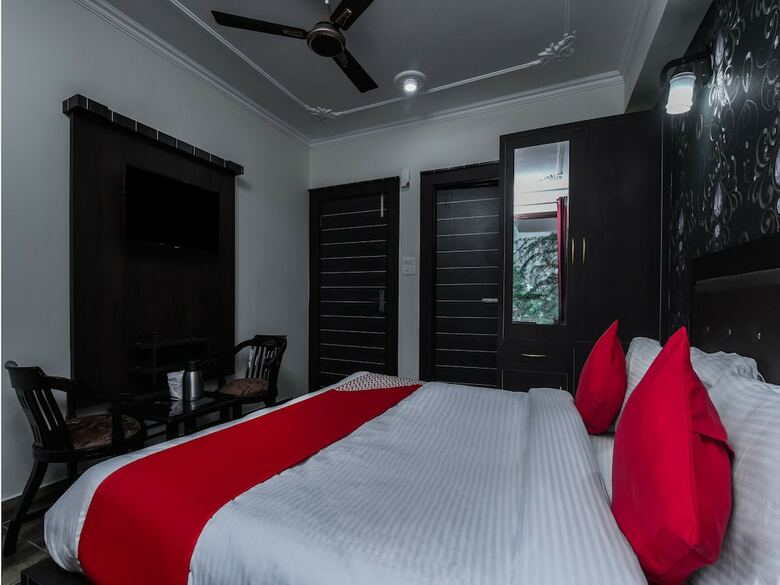 Apartamentos Oyo 15989 Rc Residency