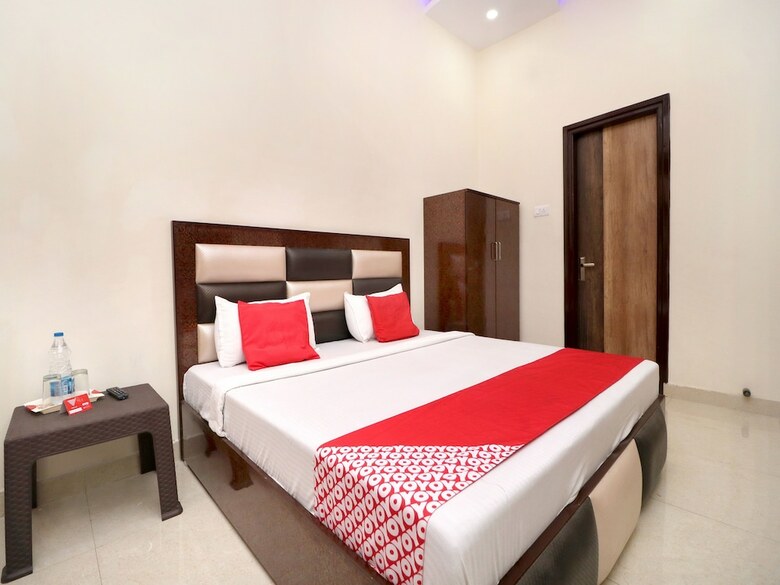 Hotel Oyo 16494 Dhunna Guest House
