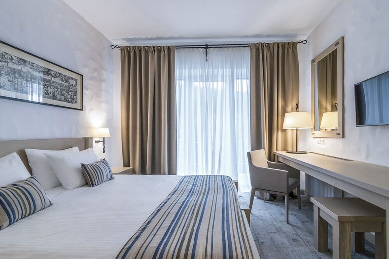 Amstelski Hotel