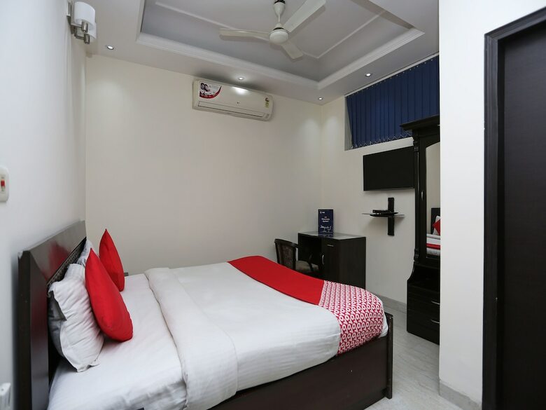 Oyo 16410 Hotel Retreet